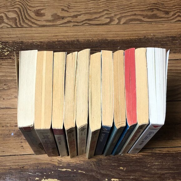 Lot Of 11 Harlequin Romance Novels Books Vintage Mixed - Picture 8 of 8